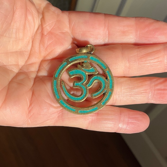 OM Pendant - Picture 5 of 5